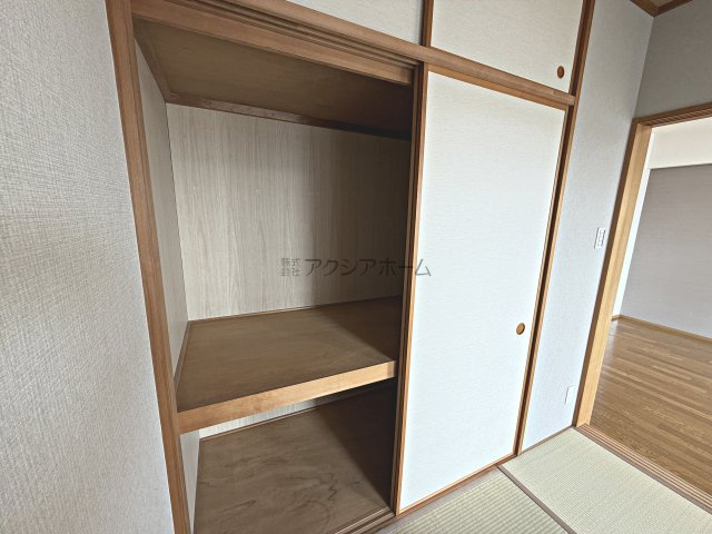 ベルシャトゥ武蔵藤沢の和室|和室5.5帖の押入