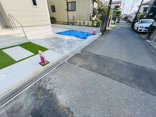 八千代市八千代台北１４丁目１５８９番の前面道路含む現地写真