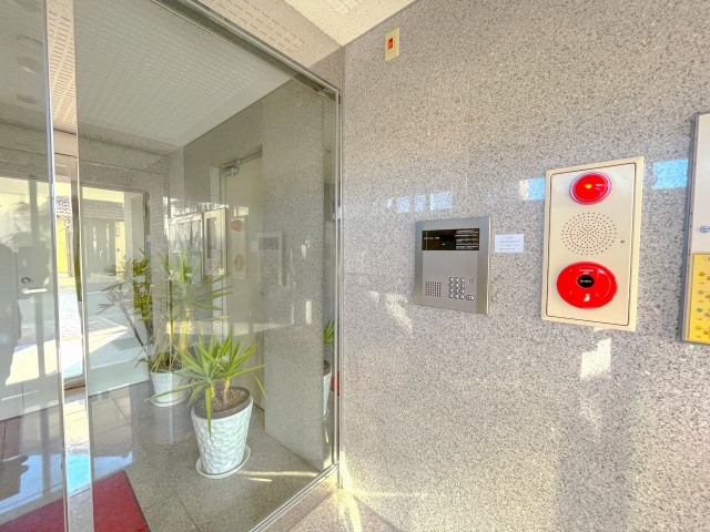 ロイヤル新本町のエントランス|落ち着いたエントランスです