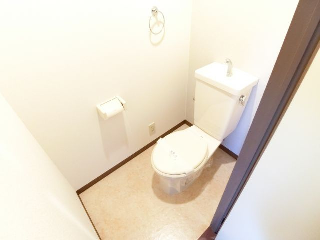 東尾マンションのトイレ|同物件別部屋イメージ写真