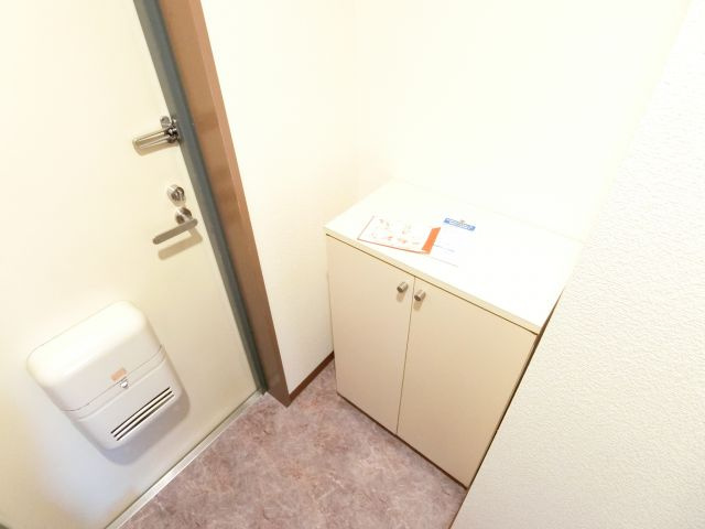東尾マンションの玄関|同物件別部屋イメージ写真
