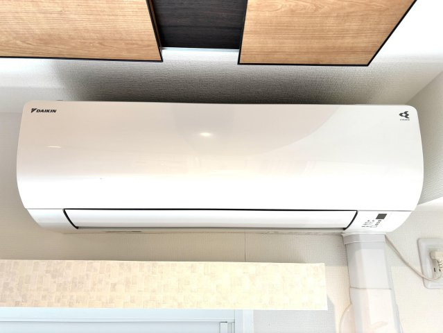 【エアコン】室内の温度管理をしっかりサポートするエアコン付き。