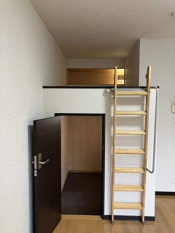ＳＨＩＭＸ　ＯＧＩ　ＭＡＩＳＯＮの収納|ロフト＋ウォークインクローゼット