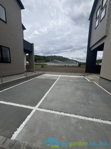 大磯町西小磯　新築戸建　全4棟2号棟の駐車場