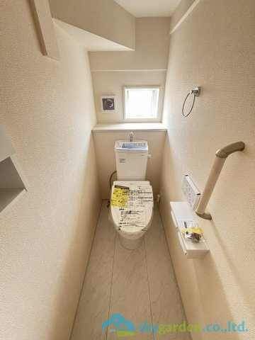 大磯町西小磯　新築戸建　全4棟2号棟のトイレ