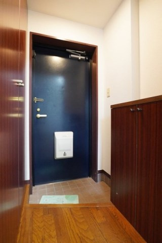 ヒルズ代官山の玄関|落ち着いた玄関です