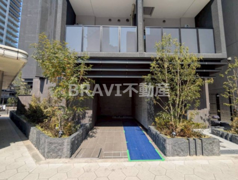 ザ・パークハビオ谷町六丁目クロス BRAVI不動産のエントランス