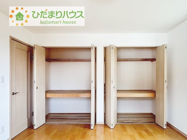 【収納】 | 筑西市玉戸　中古戸建 | 大容量のクローゼットのある主寝室！夫婦の洋服もたくさん収納できます！