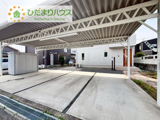 【駐車場】 | 筑西市玉戸　中古戸建 | カースペース3台ＯＫ！来客用にもスペースを確保できて安心ですね(^^)/