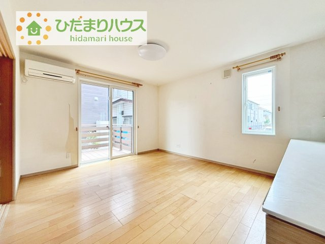 【居間・リビング】 | 筑西市玉戸　中古戸建 | お子様が元気に遊べる広々としたリビングです！