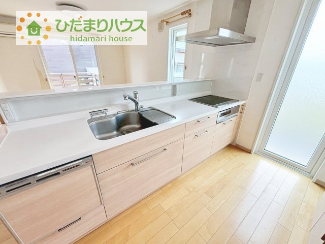 【キッチン】 | 筑西市玉戸　中古戸建 | 料理をしながらでも、ご家族との会話を楽しめる対面式キッチン♪