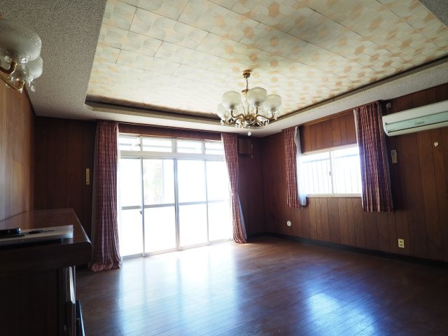【居間・リビング】 | 中古戸建　小倉寺平場山