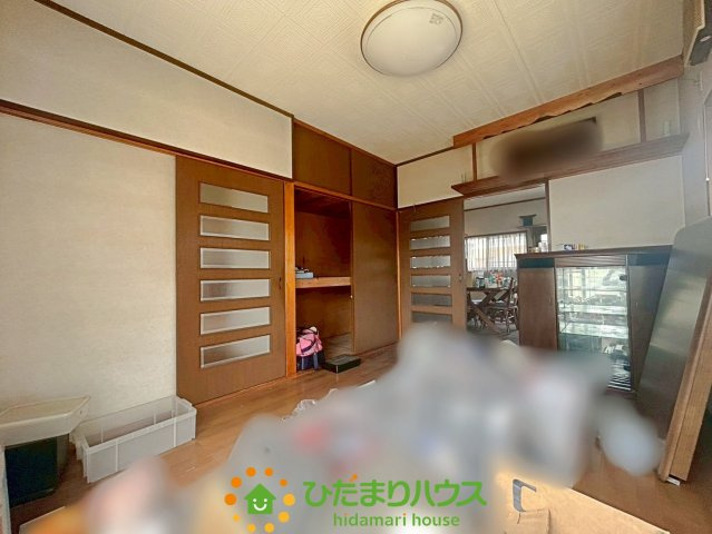 幸手市千塚　中古一戸建ての居間・リビング