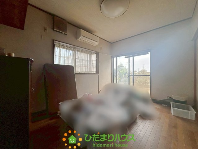 幸手市千塚　中古一戸建ての居間・リビング