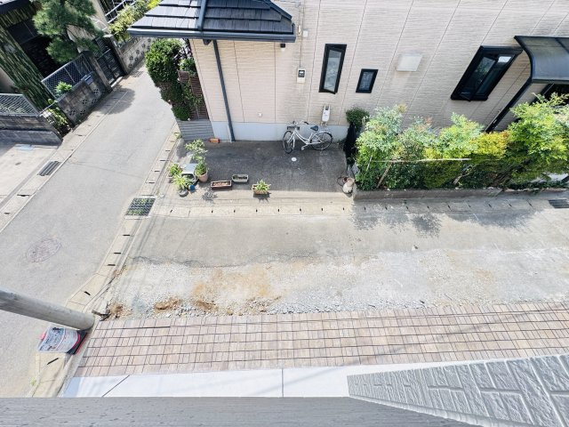 松戸市東平賀新築戸建【殿平賀小学校:8分】の展望|バルコニーより道路側眺望・南道路で日当たり良好♪
