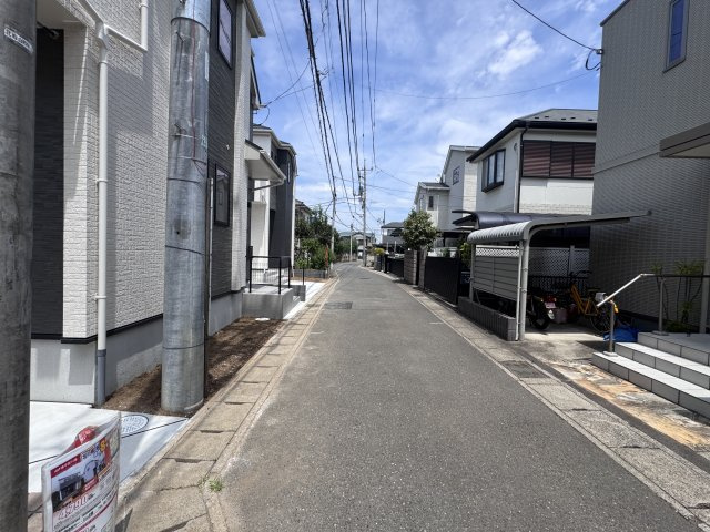 松戸市東平賀新築戸建【殿平賀小学校:8分】の前面道路含む現地写真|東側前面道路