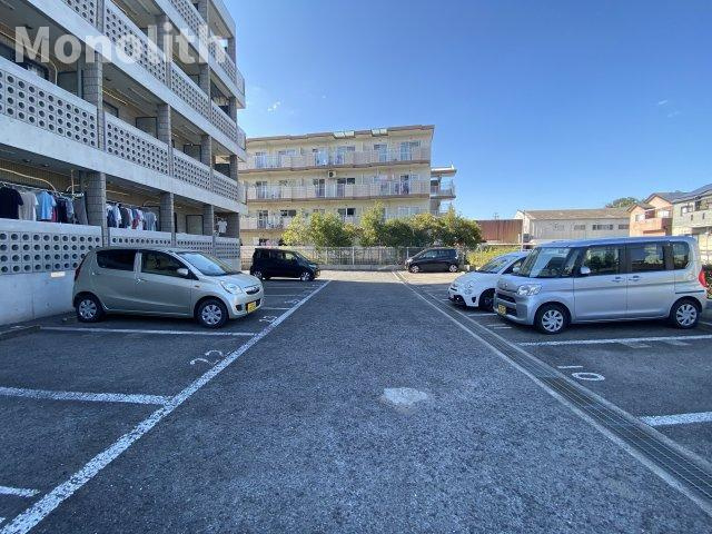 カーサミガタの駐車場