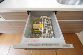 【キッチン】 | 【仲介手数料無料！！】多摩市連光寺3丁目　リフォーム済み中古戸建て　3399万円 | ビルトイン食洗機