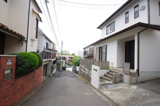 【前面道路含む現地写真】