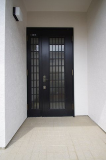 【玄関】 | 【仲介手数料無料！！】多摩市連光寺3丁目　リフォーム済み中古戸建て　3399万円