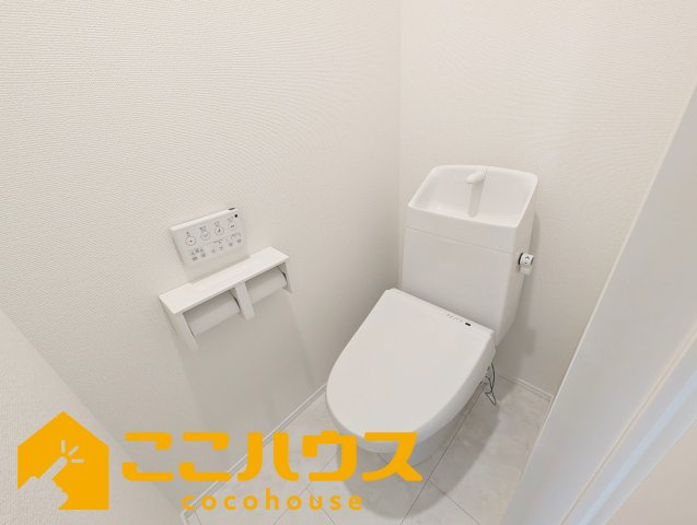 うるま市江洲2108番　新築戸建て　全10棟　G号棟のトイレ|2階トイレ