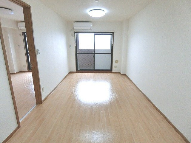 レジダンスＹの居間・リビング