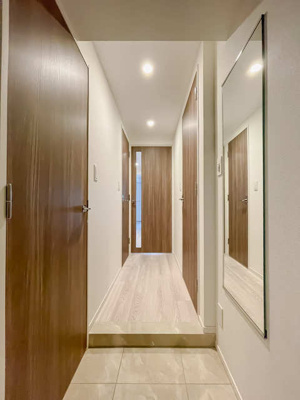 【玄関】 | パークアクシス文京本郷 | ※写真は同タイプ住戸です。