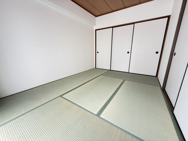 明石土山駅前スカイハイツB棟の和室