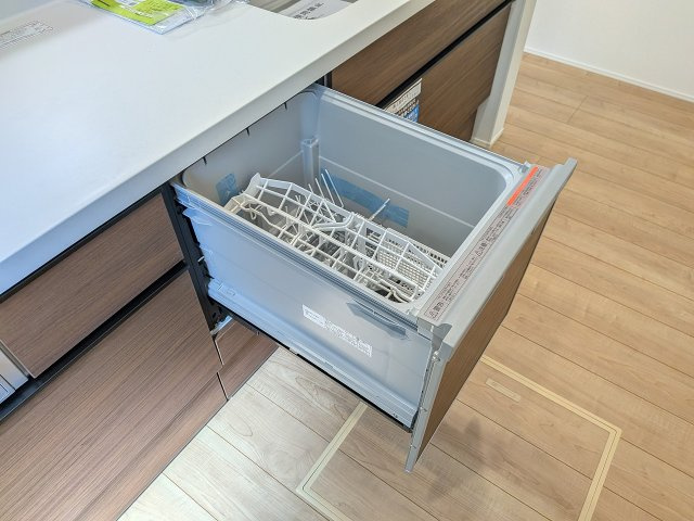 八王子市　万町　新築一戸建て　１期のキッチン|～食洗機付き　食事後の食器洗いはお任せ、家族でゆっくりとくつろげます～