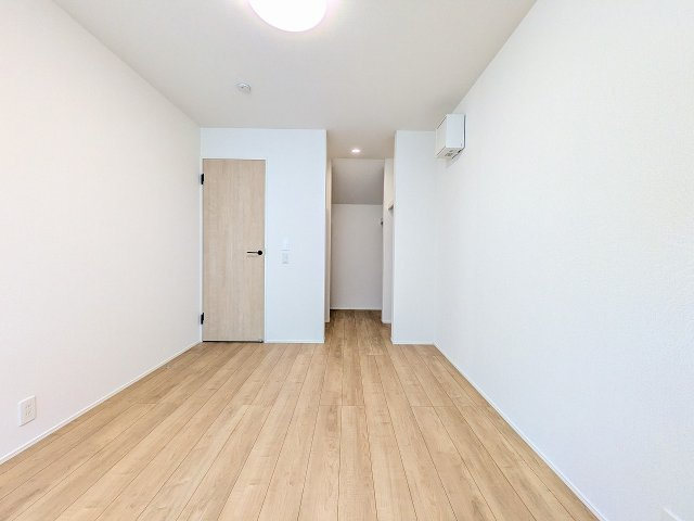 八王子市　万町　新築一戸建て　１期の収納|～ウォークインクローゼットでお荷物がスッキリ収まります～