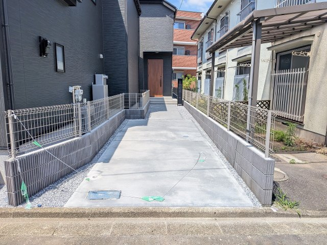 八王子市　万町　新築一戸建て　１期の駐車場|～カースペースは1台分～