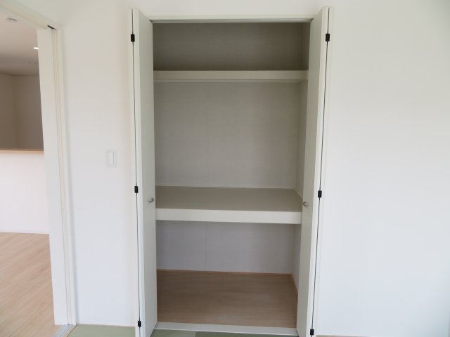 高崎市吉井町小暮第１（全2棟）1号棟の収納