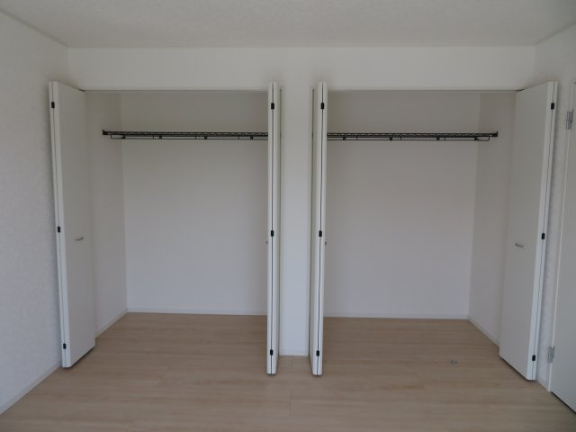 高崎市吉井町小暮第１（全2棟）2号棟の収納