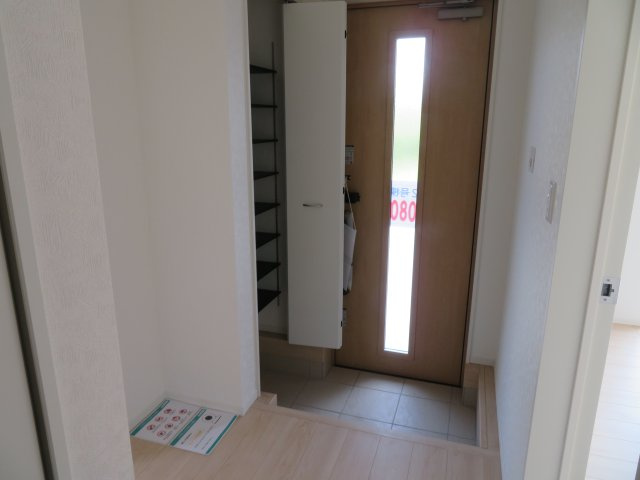 高崎市吉井町小暮第１（全2棟）2号棟の玄関