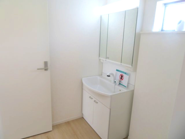 高崎市吉井町小暮第１（全2棟）2号棟の独立洗面台