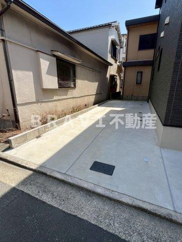 堺市堺区海山町4丁戸建　BRAVI不動産の駐車場
