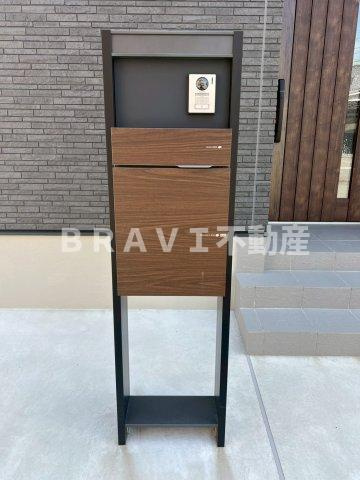 堺市堺区海山町4丁戸建　BRAVI不動産の玄関