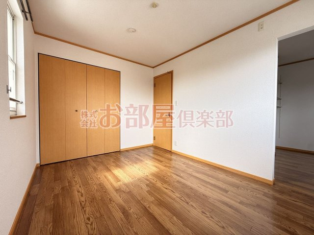 ティファニーの洋室|ゆったりした洋室です