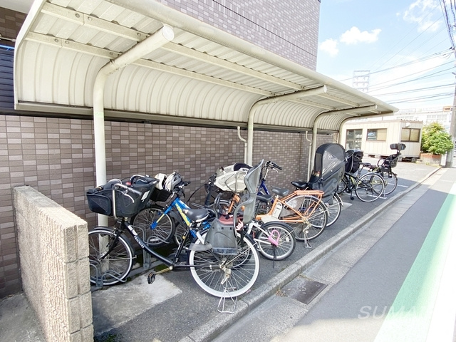 ロイヤルハイツドモンのその他共用部分|駐輪場です☆