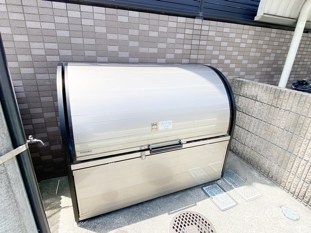 ロイヤルハイツドモンのその他共用部分|共用ダストボックスです☆
