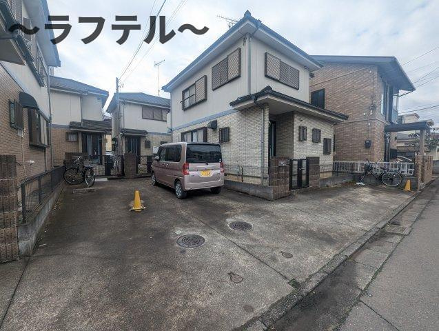 向陽スクエアC-1の駐車場