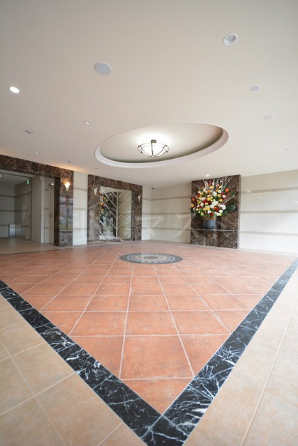 ラグゼ難波南のロビー