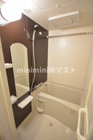 ラグゼ難波南の浴室