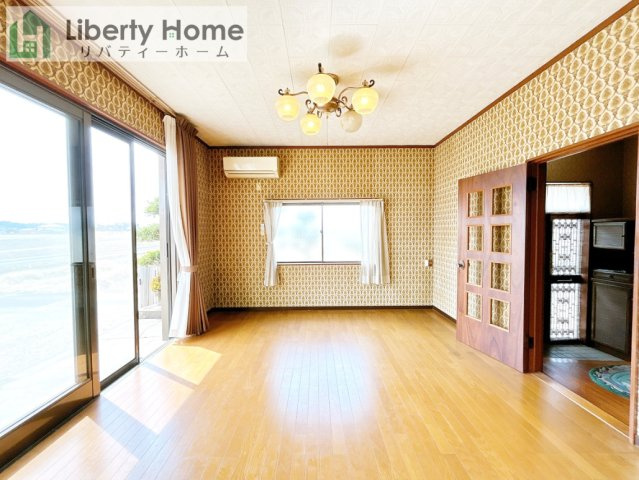 水戸市渋井町　中古戸建の居間・リビング