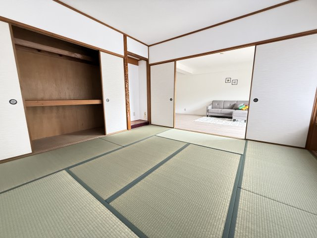 ルイシャトレ須磨名谷の和室