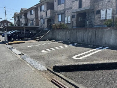 クレールメゾン　B棟の駐車場
