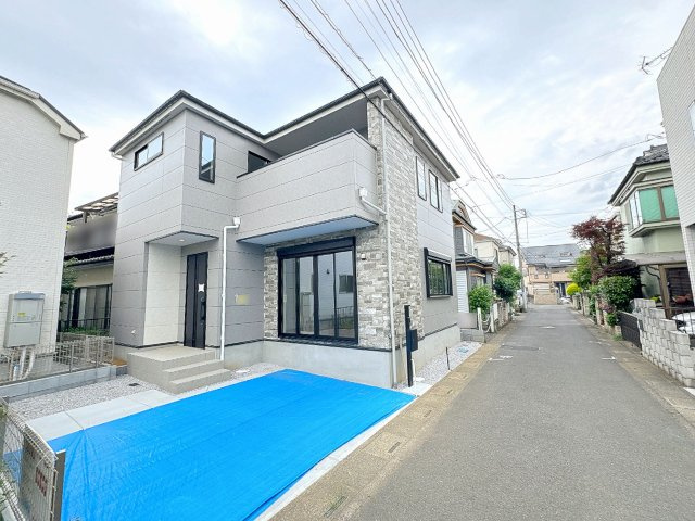 【前面道路含む現地写真】 | ふじみ野市亀久保　新築一戸建住宅　全1棟　(ふじみ野店) | 並列2台駐車可能な広い敷地です！