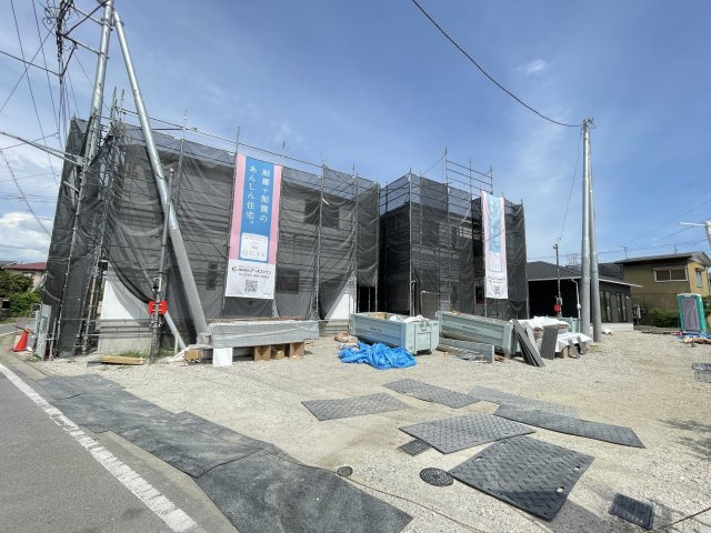 高崎市新町第１２（全3棟）1号棟の前面道路含む現地写真