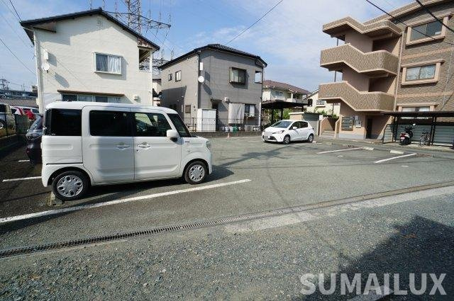 Ｃｉｒｕｅｌａ須屋の駐車場