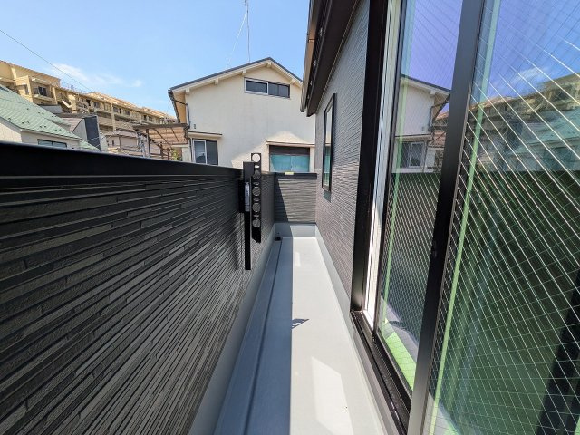 八王子市　万町　新築一戸建て　１期のバルコニー|～南向きで陽当たりの良いバルコニー　洗濯物がよく乾きそうです～